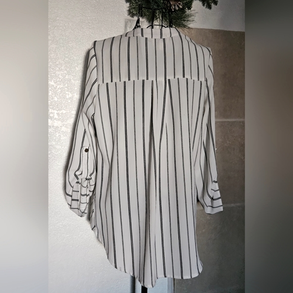 Koi High-Low Blouse - Picture 2 of 4